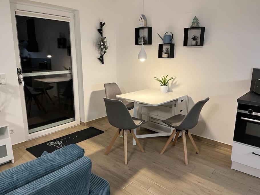 Neu Sanierte Fuer 2-4 P *