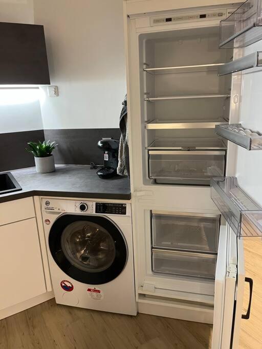Apartment Neu Sanierte Fuer 2-4 P *