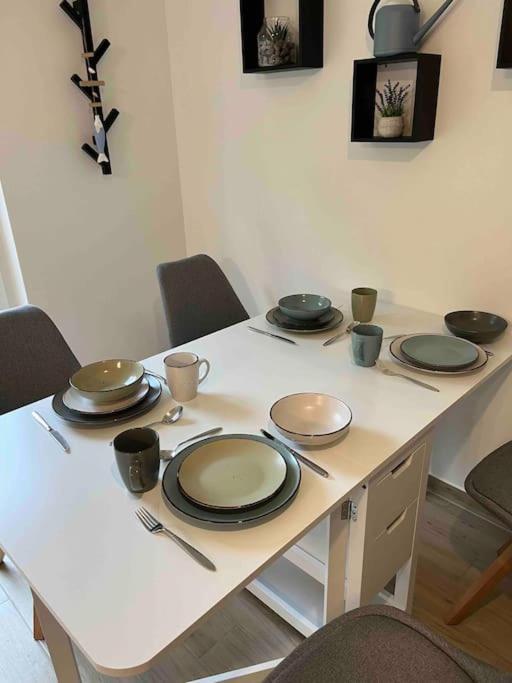 Neu Sanierte Fuer 2-4 P *