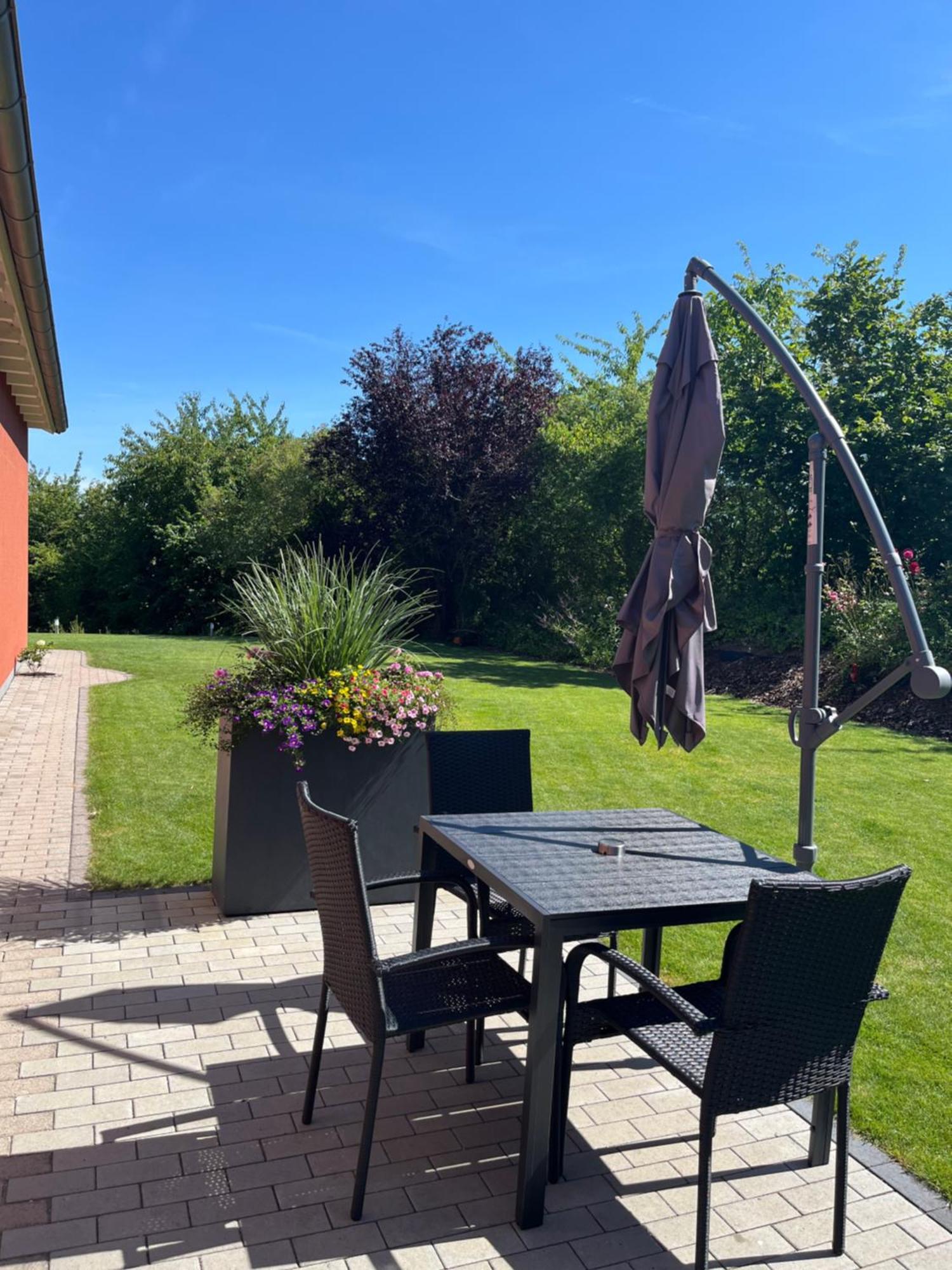 Neu Sanierte Fuer 2-4 P Appartement *
